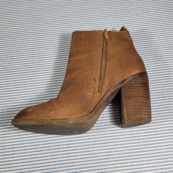 Lucky Brand Sassa Tan Leather Ankle Boots Booties Zipper Women's Size 7 - Picture 6 of 13